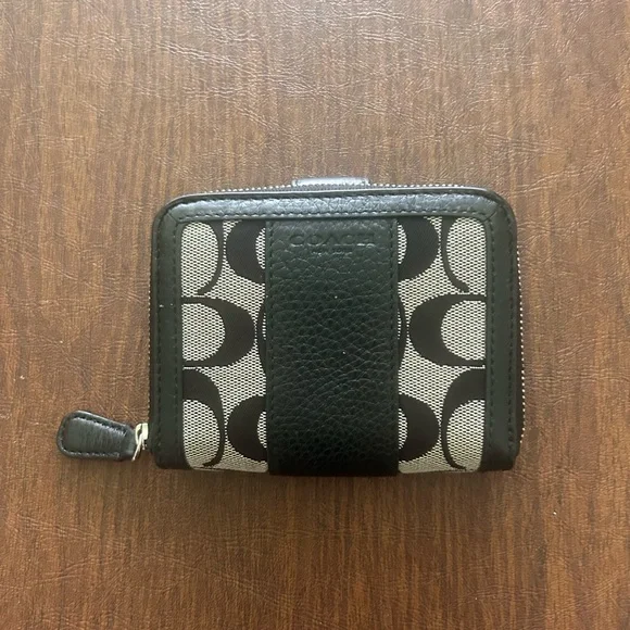Coach Monogram Black and Cream Wallet - Picture 1 of 5